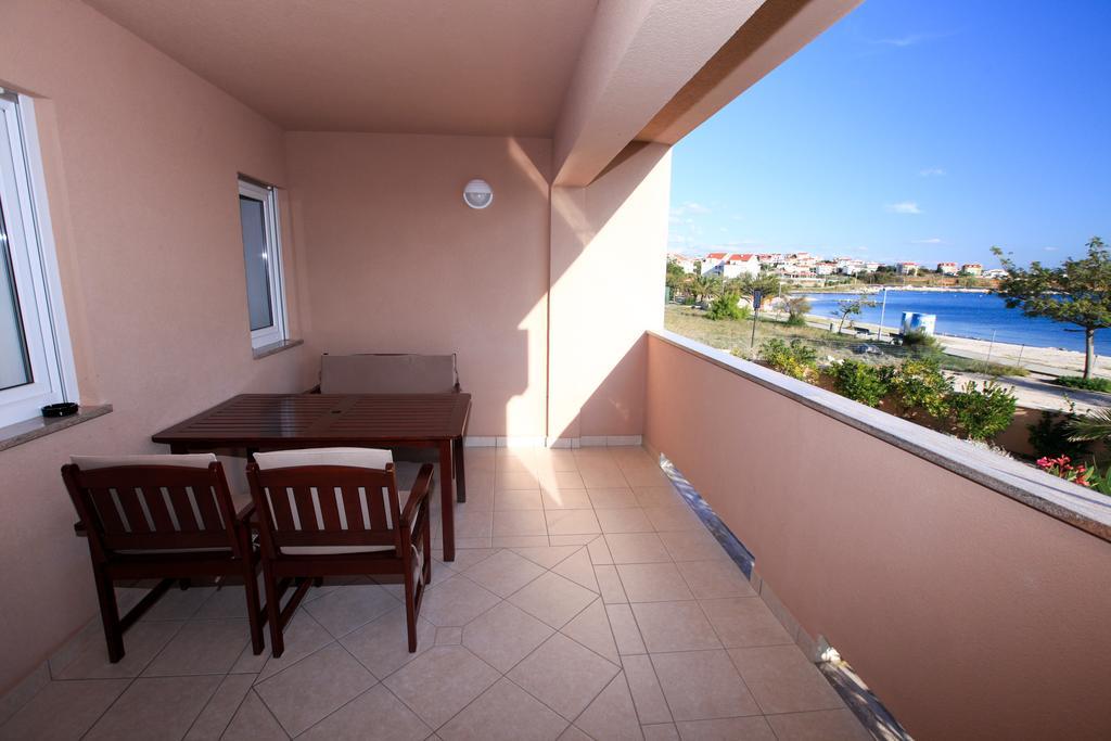Apartments Miroslav Povljana Zewnętrze zdjęcie