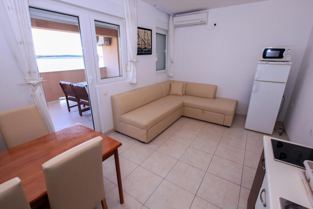 Apartments Miroslav Povljana Zewnętrze zdjęcie