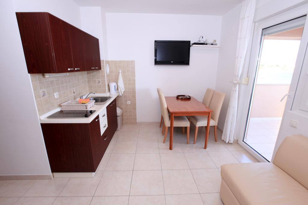 Apartments Miroslav Povljana Zewnętrze zdjęcie