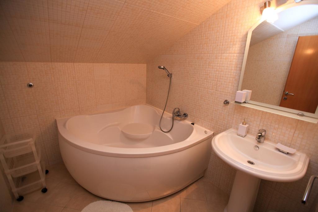 Apartments Miroslav Povljana Zewnętrze zdjęcie