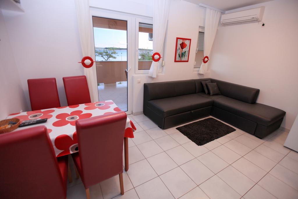Apartments Miroslav Povljana Zewnętrze zdjęcie
